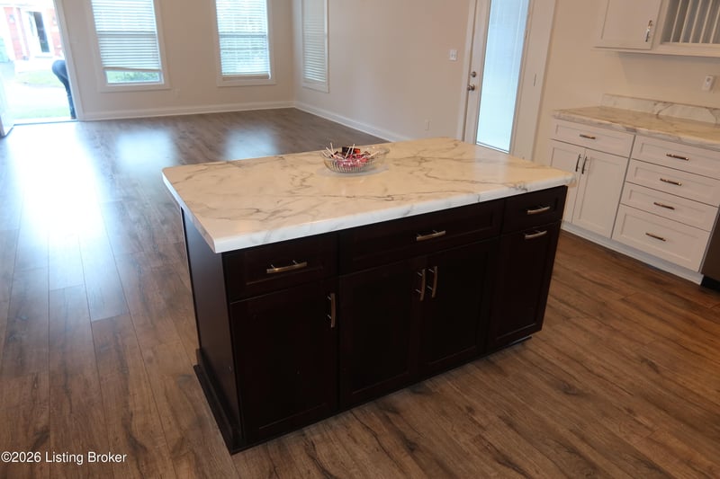 1511 E Crystal Dr #A, La Grange, KY 40031