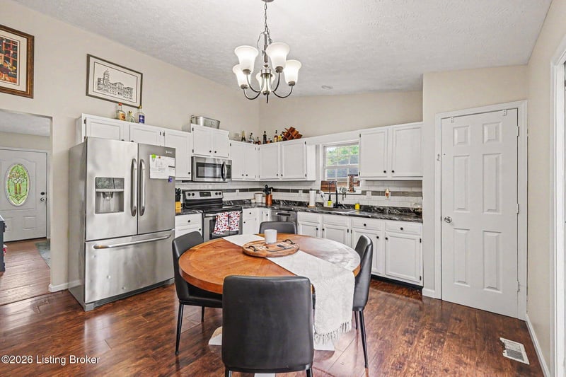 1513 Daverman Dr, La Grange, KY 40031