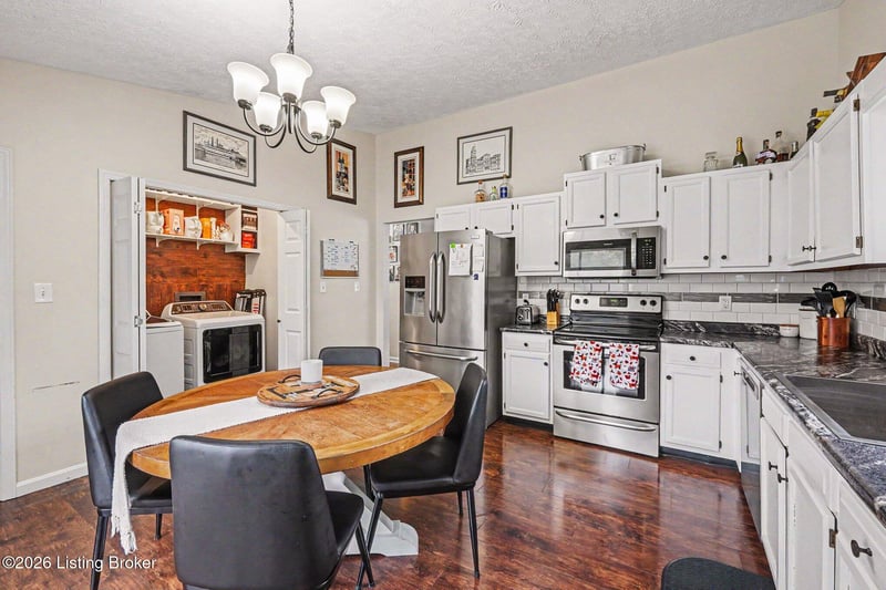 1513 Daverman Dr, La Grange, KY 40031