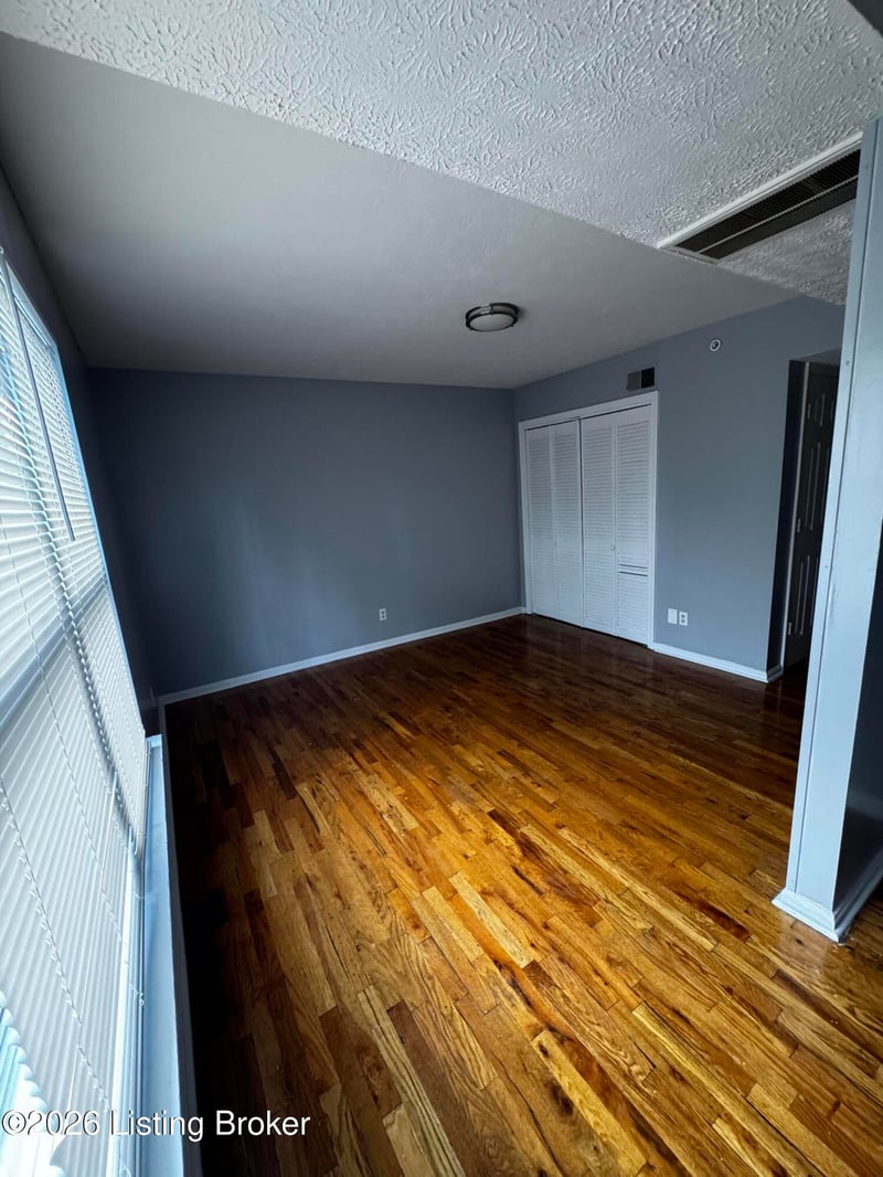1518 W Oak St, Louisville, KY 40210