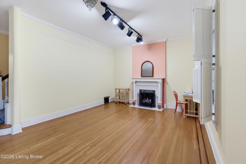 1525 Rosewood Ave, Louisville, KY 40204