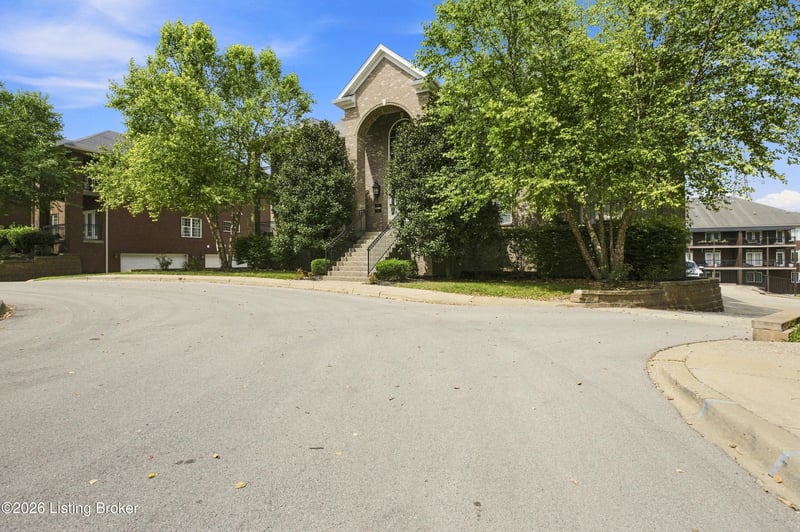 15321 Royal Troon Ave, Louisville, KY 40245