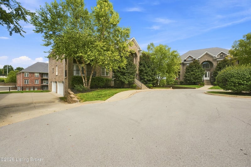 15321 Royal Troon Ave, Louisville, KY 40245