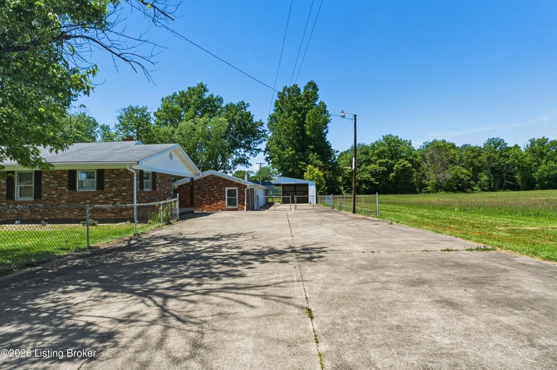 1545 Greenbriar Rd, Mt Washington, KY 40047