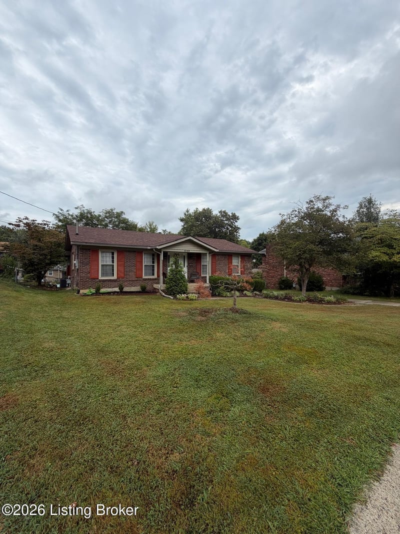 1549 Glenrock Rd, Louisville, KY 40216