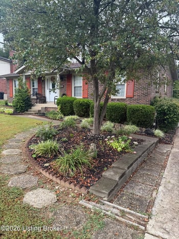 1549 Glenrock Rd, Louisville, KY 40216
