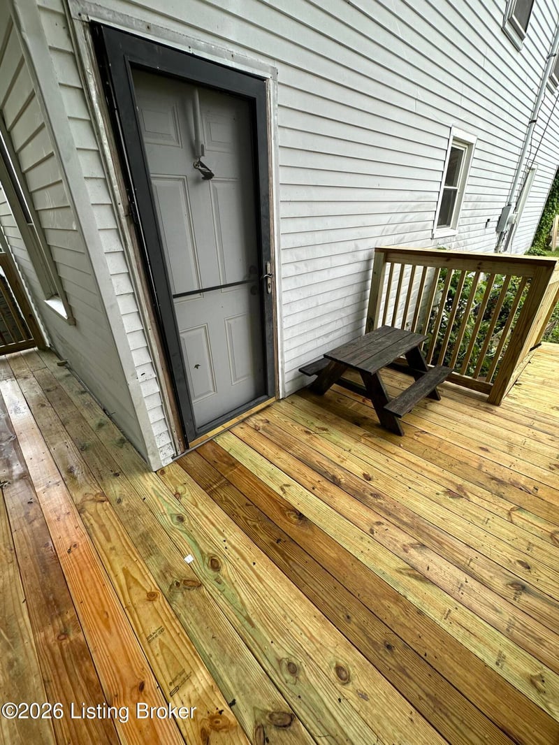 155 N 2nd St, Campbellsburg, KY 40011