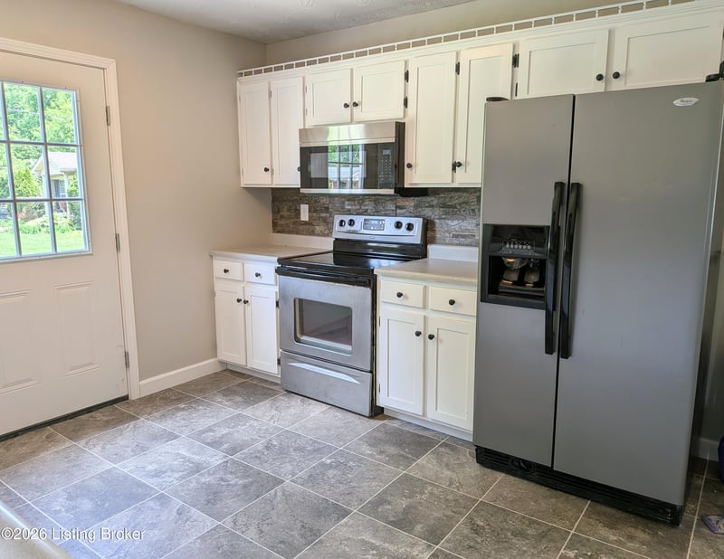 155 Valleyview Dr, Bardstown, KY 40004