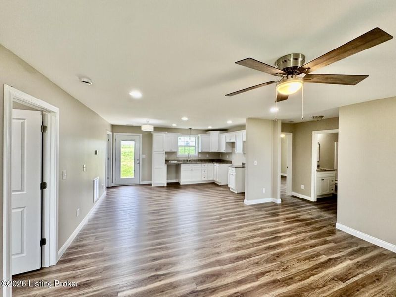 1556 Old Perryville Loop, Springfield, KY 40069