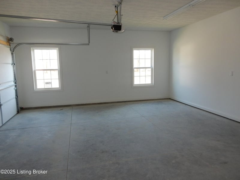 156 Bullitt Creek Dr, Shepherdsville, KY 40165