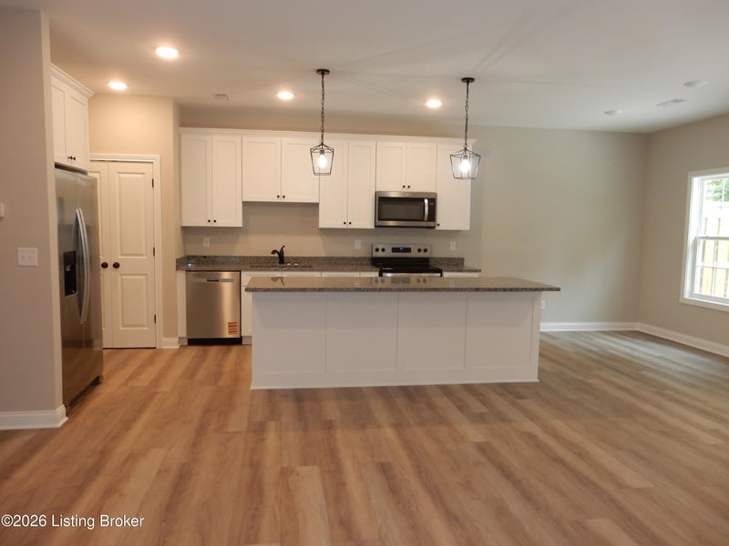 156 Bullitt Creek Dr, Shepherdsville, KY 40165