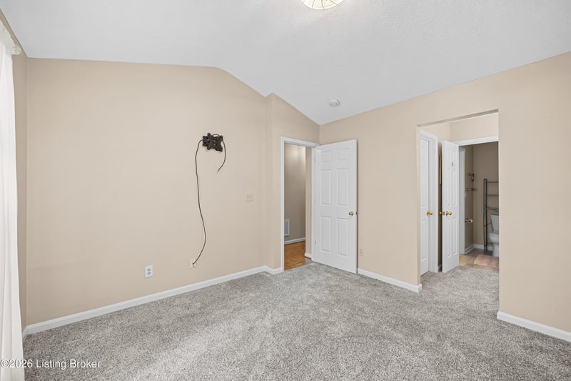 156 Frank Ln, Mt Washington, KY 40047