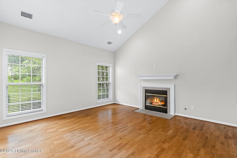 15629 Beckley Hills Dr, Louisville, KY 40245
