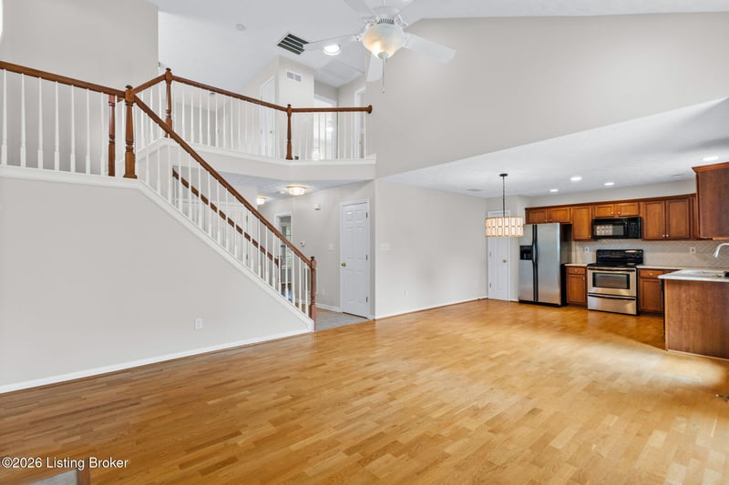 15629 Beckley Hills Dr, Louisville, KY 40245