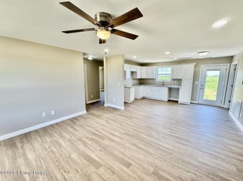 1574 Old Perryville Loop, Springfield, KY 40069
