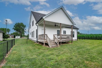 1576 Stringer Ln, Mt Washington, KY 40047