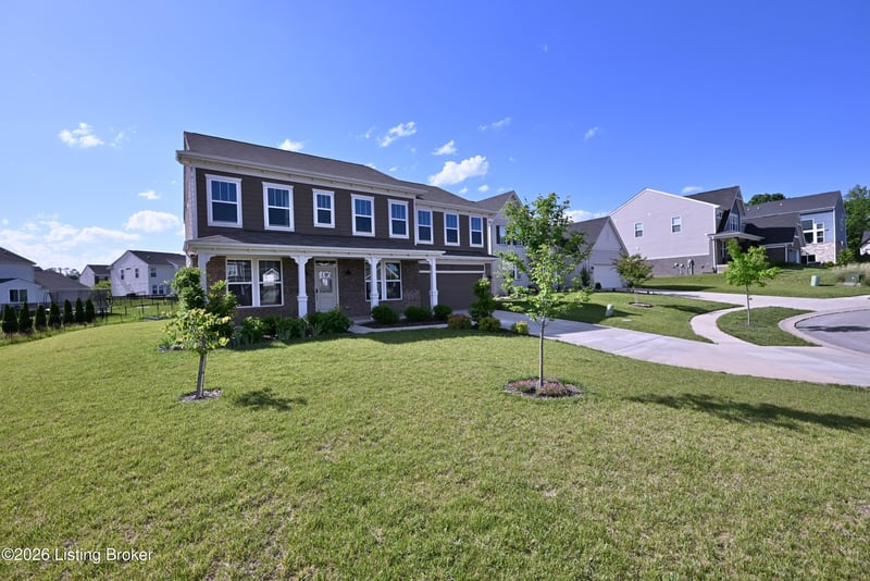 15806 Stonehouse Ct, Louisville, KY 40245