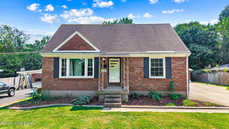 1582 Raydale Dr, Louisville, KY 40219