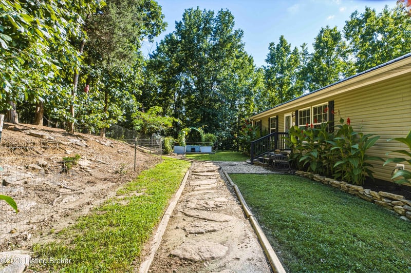 1585 Briar Ridge Rd, Mt Eden, KY 40046