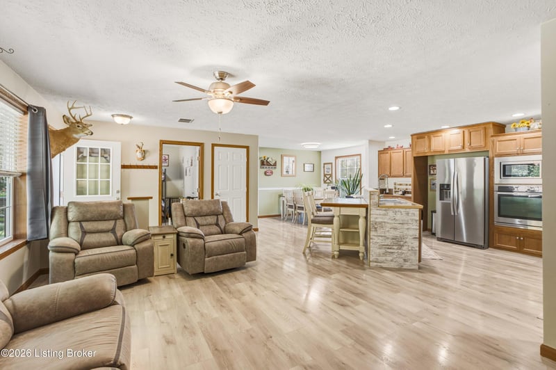 1585 Briar Ridge Rd, Mt Eden, KY 40046