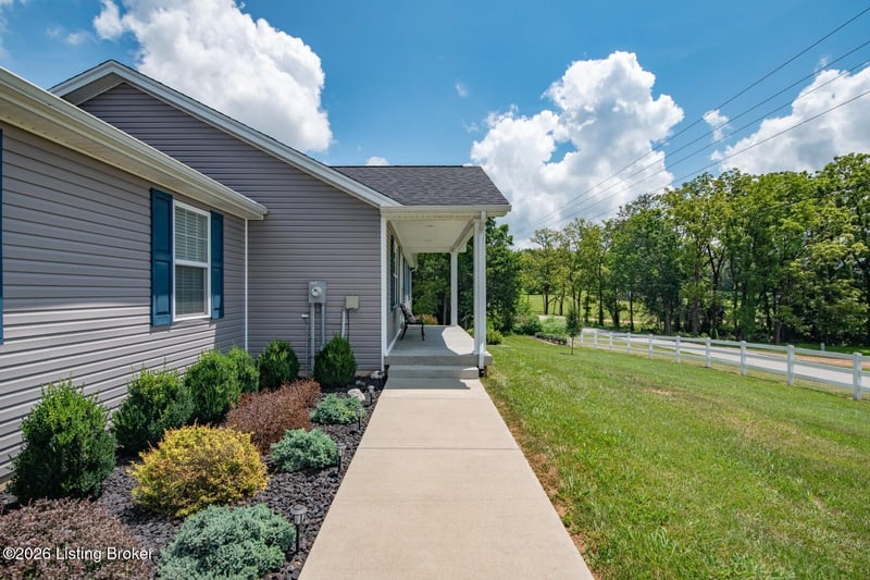 1588 Cecilia Smiths Mill Rd, Cecilia, KY 42724