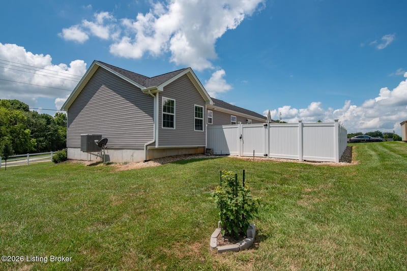 1588 Cecilia Smiths Mill Rd, Cecilia, KY 42724