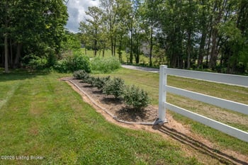 1588 Cecilia Smiths Mill Rd, Cecilia, KY 42724