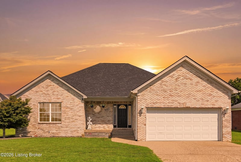 1590 Stringer Ln, Mt Washington, KY 40047