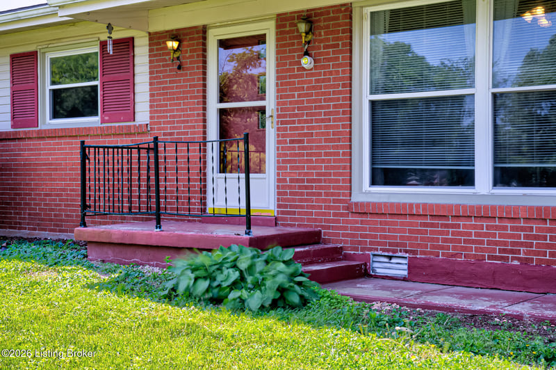 1599 Greenland Park Cir, Shelbyville, KY 40065