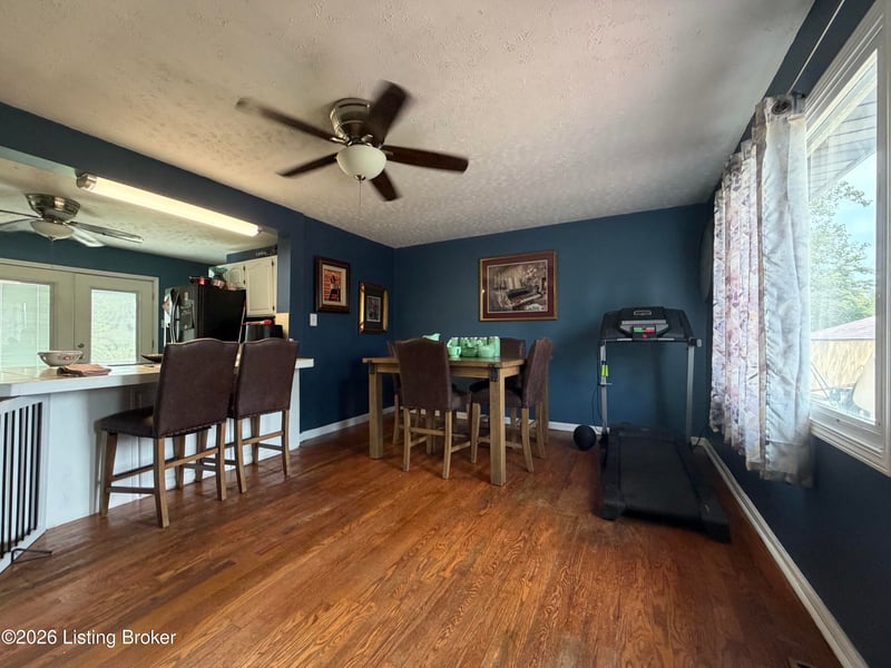 160 Carter Dr, Vine Grove, KY 40175