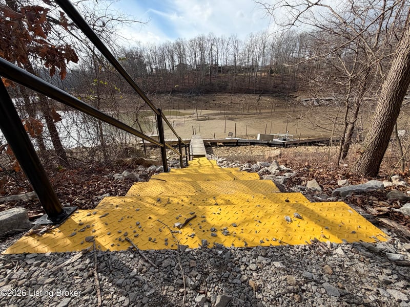 160 Moutardier Bay Dr, Leitchfield, KY 42754