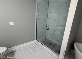 160 Tommy Ct, Shepherdsville, KY 40165