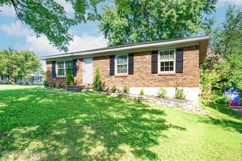1600 Betances Ct, La Grange, KY 40031