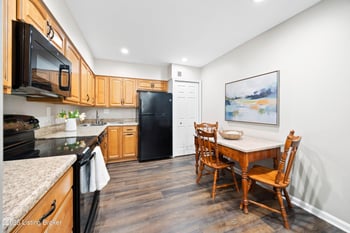 1600 Gardiner Ln #203, Louisville, KY 40205