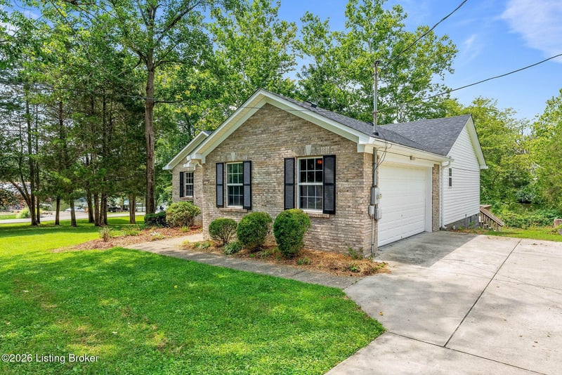 1601 Spinner Pl, La Grange, KY 40031