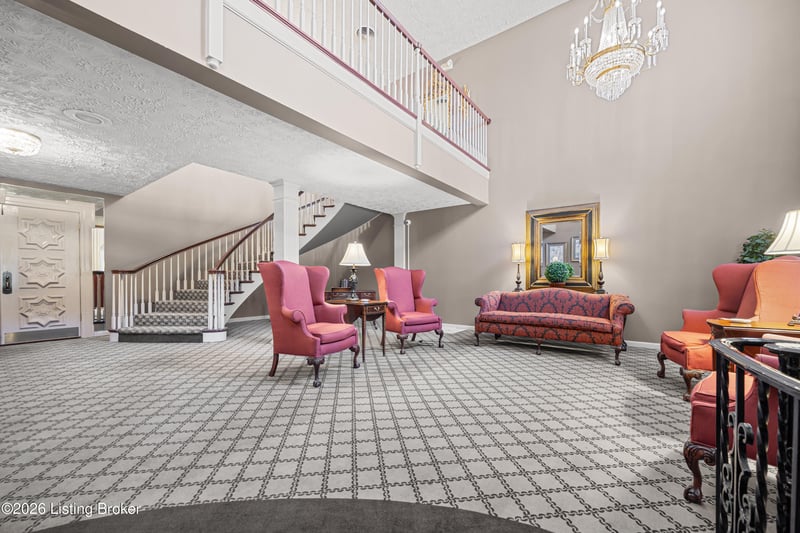 1602 Gardiner Ln, Louisville, KY 40205