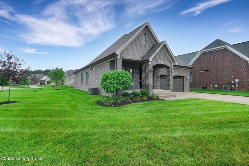 16033 Carefree Pl, Louisville, KY 40245