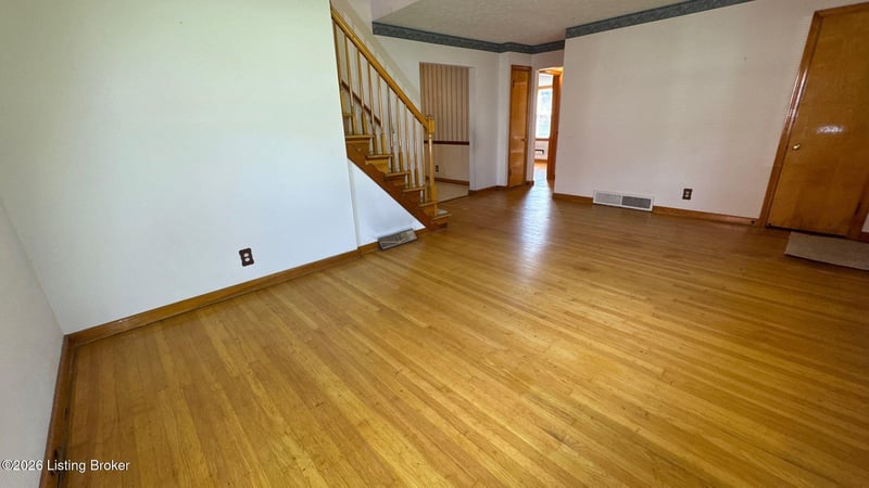 1606 Ehrler Dr, Louisville, KY 40213