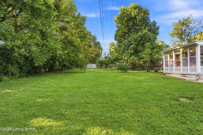 1611 Greenland Park Cir, Shelbyville, KY 40065
