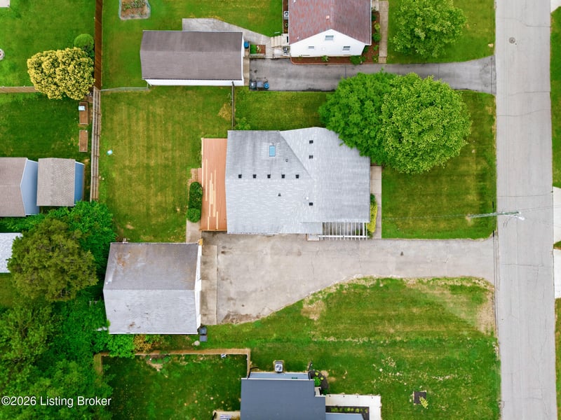 1612 Pershing Ave, Louisville, KY 40242