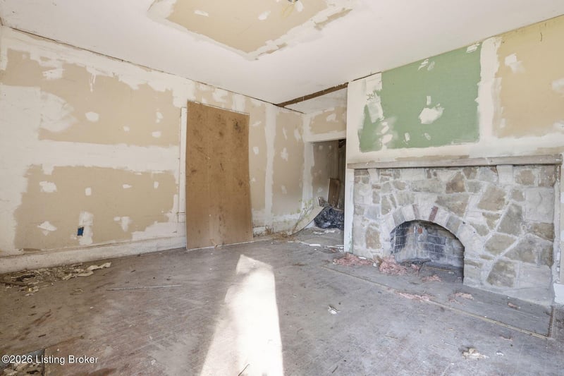 1613 Dewey St, New Albany, IN 47150