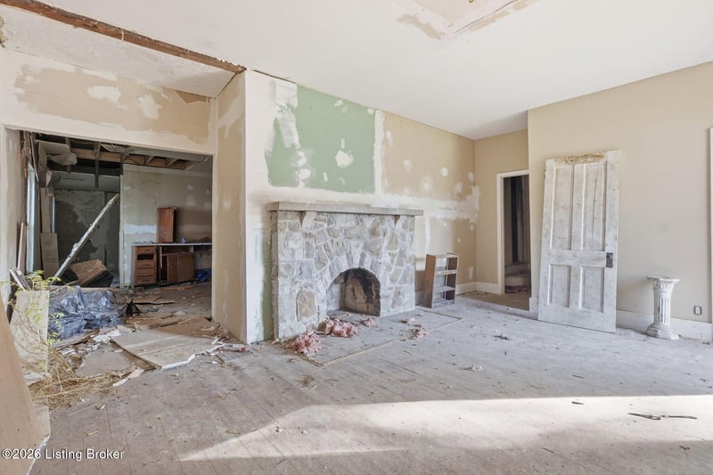 1613 Dewey St, New Albany, IN 47150
