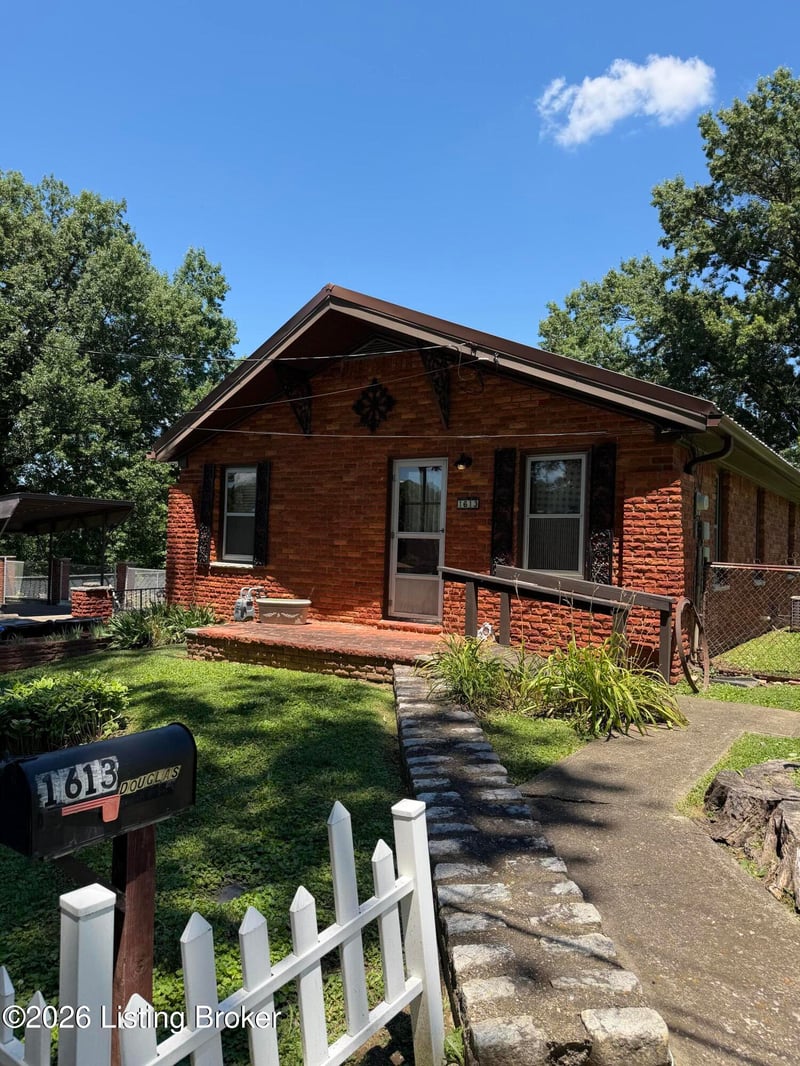 1613 Eskridge Ln, Louisville, KY 40216