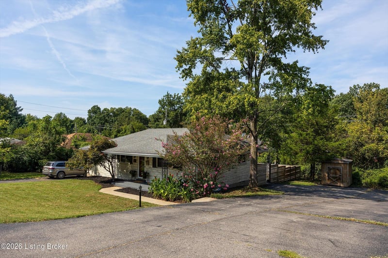 1617 Whippoorwill Rd, Louisville, KY 40213