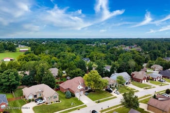 162 River Falls Dr, Mt Washington, KY 40047