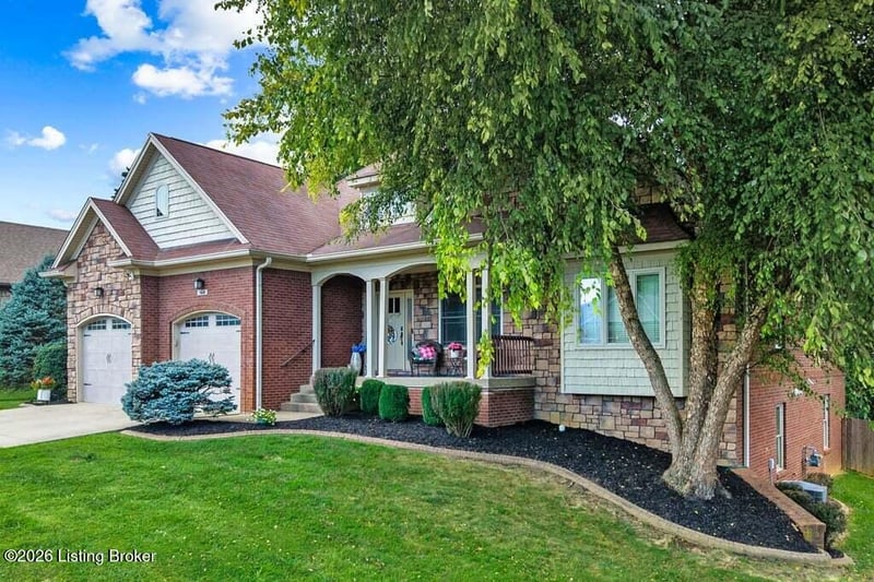 162 River Falls Dr, Mt Washington, KY 40047