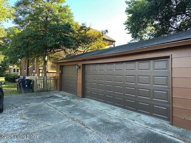 1637 Deerwood Ave, Louisville, KY 40205
