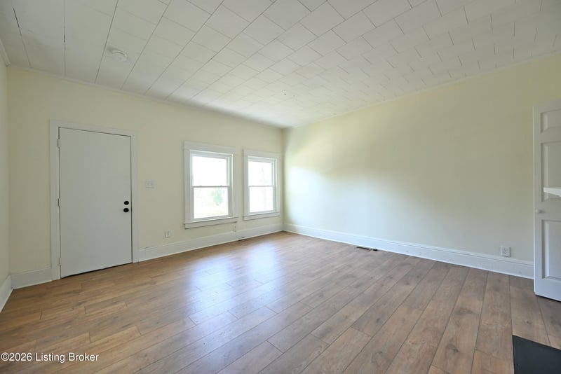 1637 W Oak St, Louisville, KY 40210