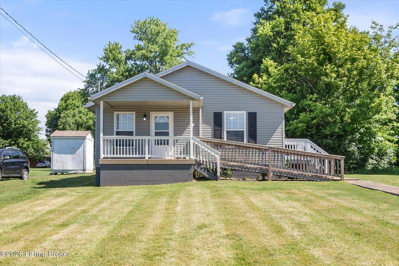 164 W Owen St, Eminence, KY 40019