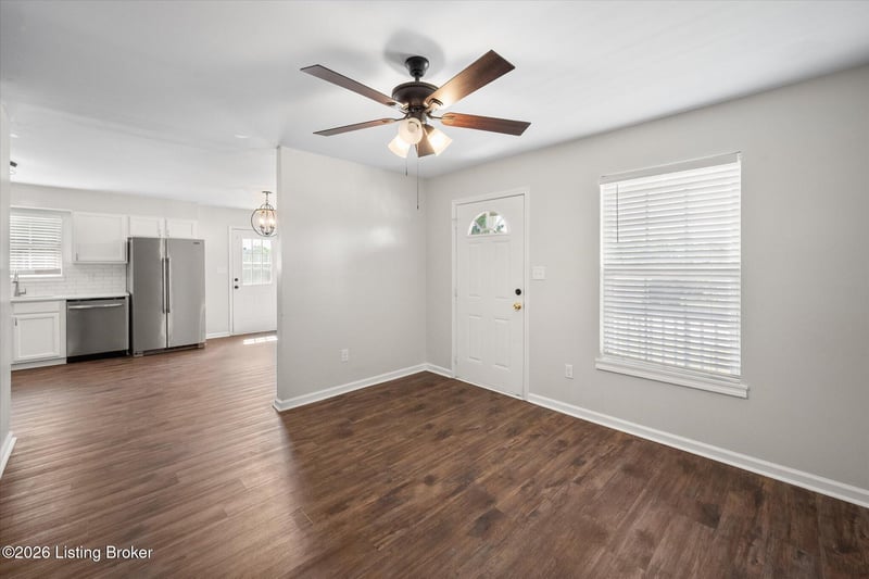 164 W Owen St, Eminence, KY 40019